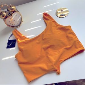 Beautiful Yellow Workout / Swimsuit top in size 6 from Zaeful!